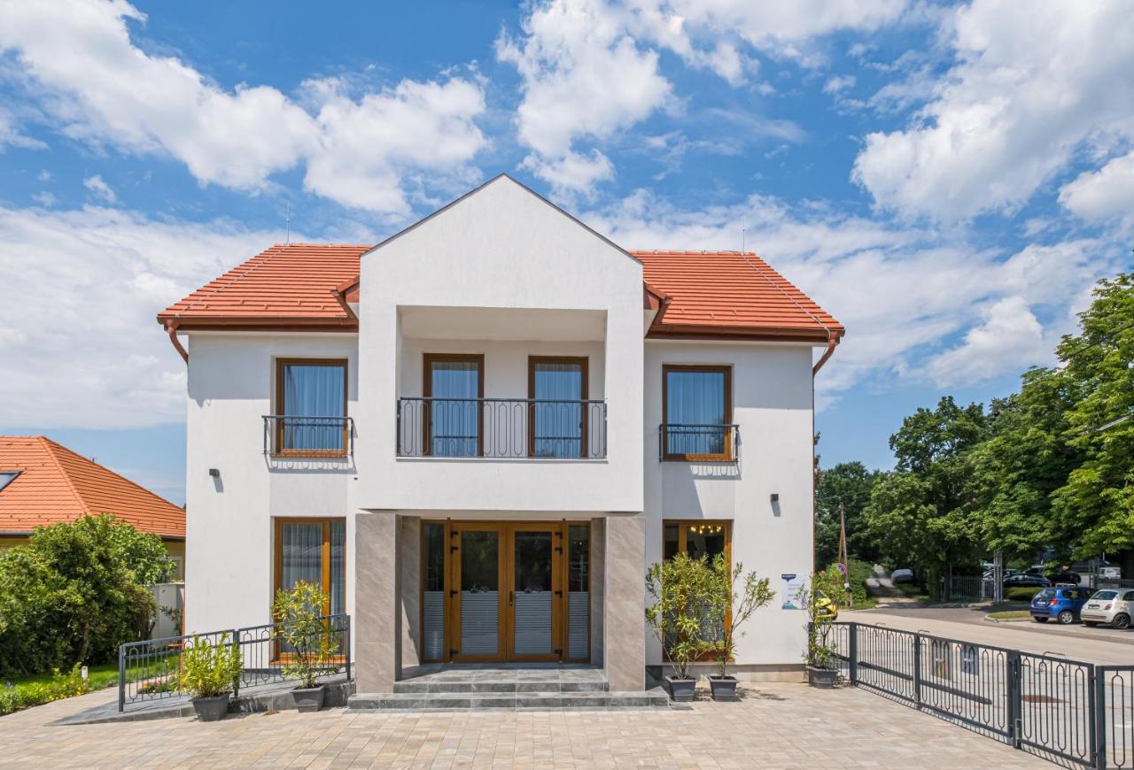 Fuered Centrum Panzio Balatonfured Ngoại thất bức ảnh